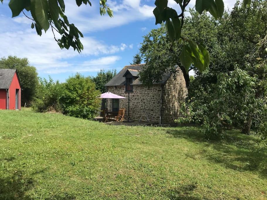Maisonnette Au Pied Du Mont Dol Exterior photo