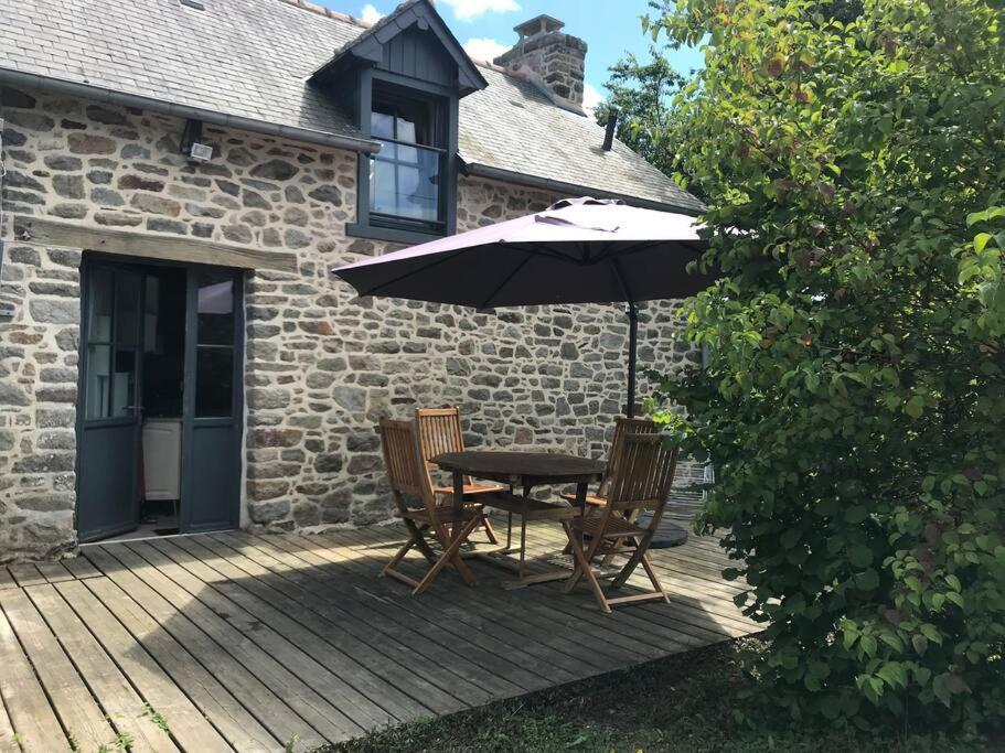 Maisonnette Au Pied Du Mont Dol Exterior photo